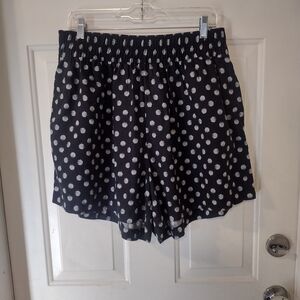 Ava & Viv Women's Black & White Seashell Print Elastic Waist Pockets Shorts 1X